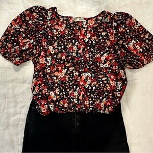 Floral Balloon Sleeve Top Size Small